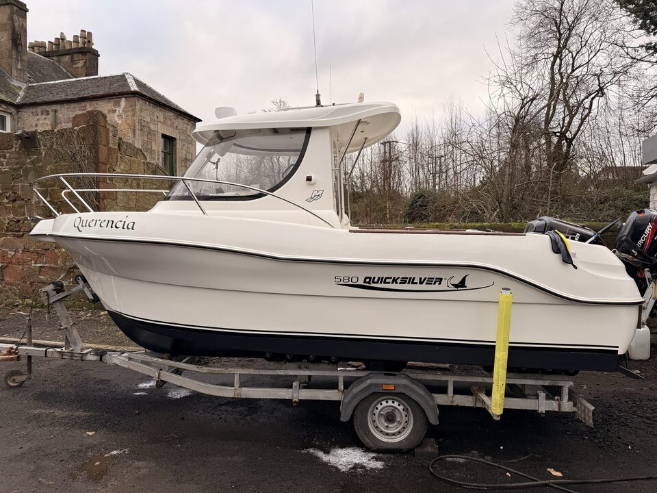 Finished Querencia Boat Name and Hull Graphics project photo 2 of 3