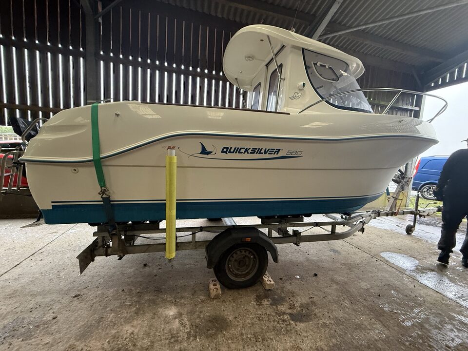 Finished Querencia Boat Name and Hull Graphics project photo 3 of 3